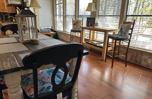 Goodrich House | Lake House Retreat-Magical Stay For All Ages-Boats, Firepit, Hammocks and More