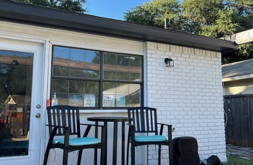 Garland House | Lake house with a private pool near Lake Ray Hubbard and Downtown Dallas