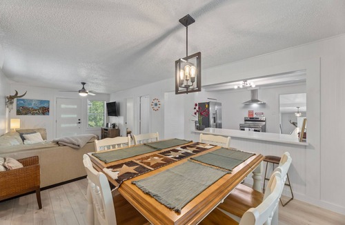 Gordonville House | Lake Texoma - 2 BR + 1 BR Casita - Fully Renovated
