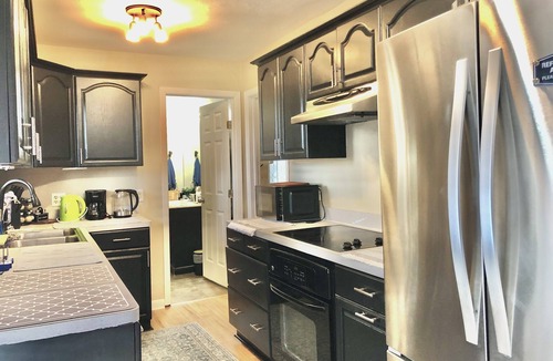Leander House | Lake Travis Bungalow with Beautiful View!