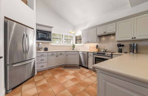 Spicewood House | Lake Travis Views, Community Pool + Pickleball