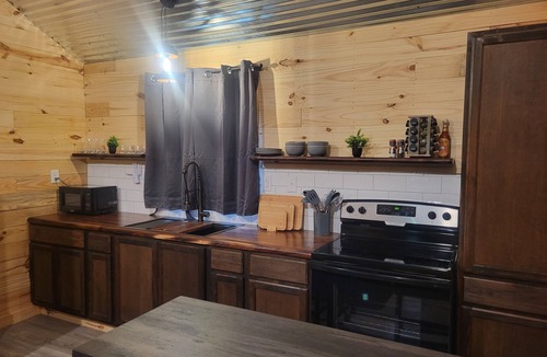 Laguna Park Cabin | Lake Whisper 124 Cozy 1-bedroom cabin in Laguna Park