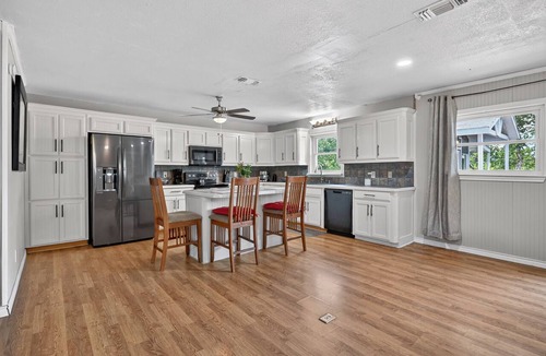 Azle House | LakeFront, 10 Bed, 8 bath, Pool, Treehouse, Hottub, GameRoom,Largest STR in DFW