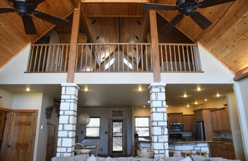 Texanna House | Lakefront 4 bedroom, 4 bath Porum Landing retreat plus bunk room beautiful views