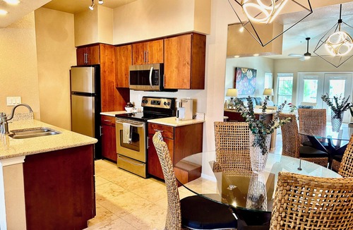 Highland Lake Estates Condo | Lakefront Bella Vista @ Island on Lake Travis