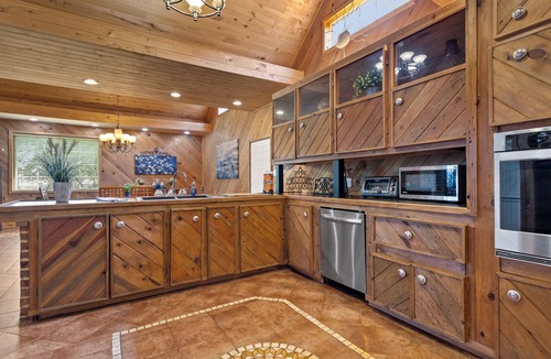 Chandler House | Lakefront Home! Relax and Enjoy Wide Open Views of Lake Palestine!