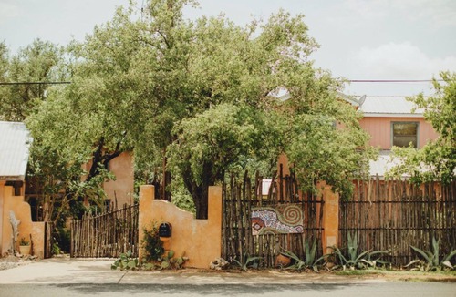 Mouth Of Pedernales Bed & Breakfast | Lakefront Love Getaway: Winery, Kayaks, SUPs, Yoga, Massage, Krause Springs!