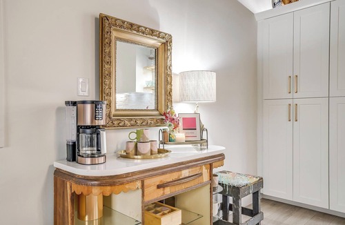 Dennis House | Lakefront · Pool · Sauna · Hot Tub · Sleeps 14