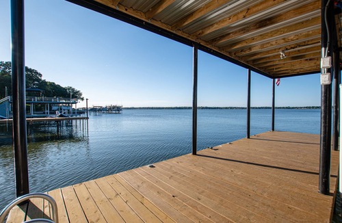 Carolyn Estates House | Lakehouse Getaway! Perfect For Boating Swimming Fishing Kayaking