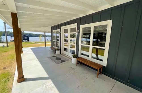 Mount Pleasant House | Lakehouse on Lake Bob Sandlin