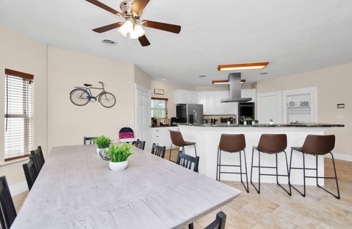 Lake Houston Apartment | Lakeshore Escape with Breathtaking View