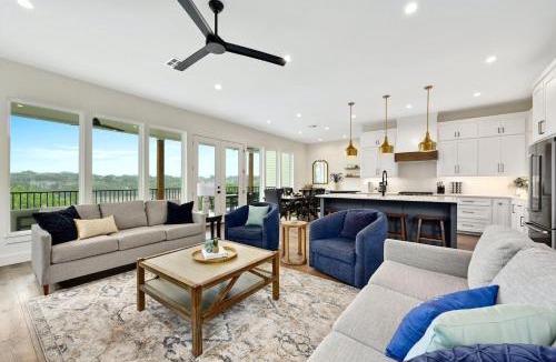 Spicewood House | Lakeshore Splendor Lakefront Dock