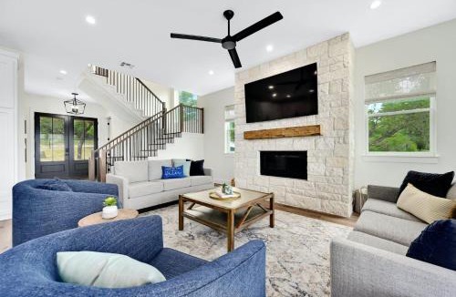 Spicewood House | Lakeshore Splendor Lakefront Dock