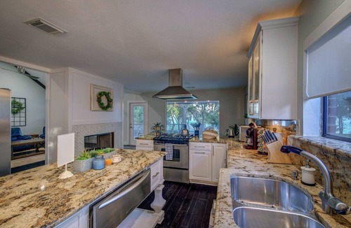 Rowlett House | Lakeside Elegance Chic 3BR 2.5B