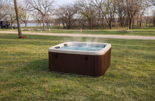 Madill RV Rental | Lakeside Glamping Retreat at Texoma Shores Resort