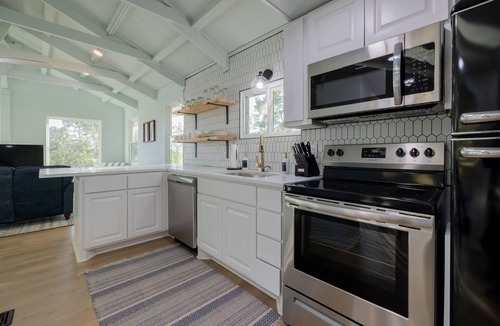 Bowie House | Lakeside Hideaway with amazing views