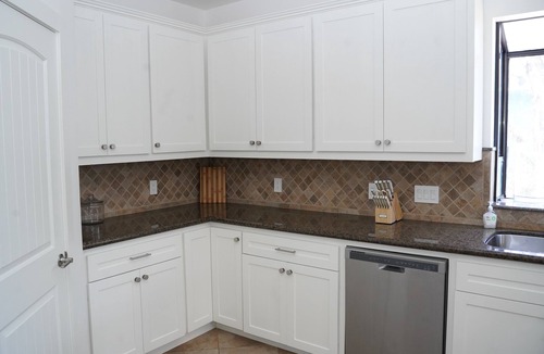Clear Lake Shores Villa | Lakeside Luxury: Recently Renovated in lovely Kemah