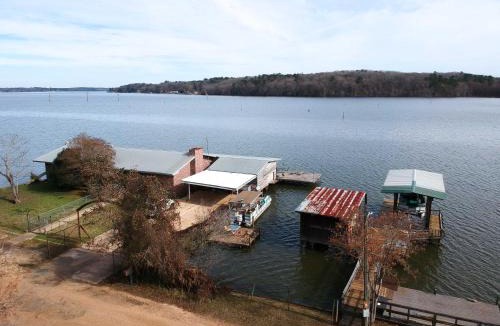 Pleasure Island House | Lakeside Pleasure Island Cabin w/Deck & Gas Grill