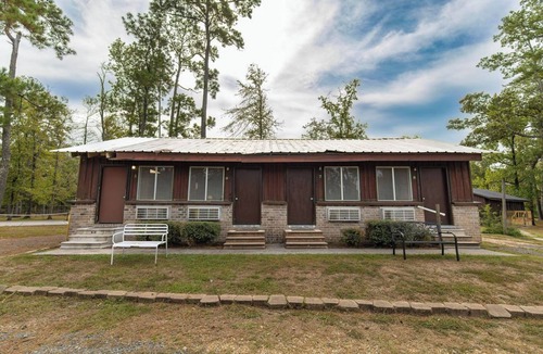 Dry Creek Cabin | Lakeside Serenity: Discover Your Cabin at Bundick Lake Retreat