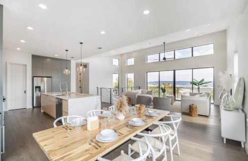 McNeil House | Lakeview Retreat: Terrace BBQ