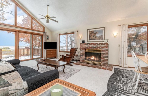 Au Gres House | Lakeview & Wildlife