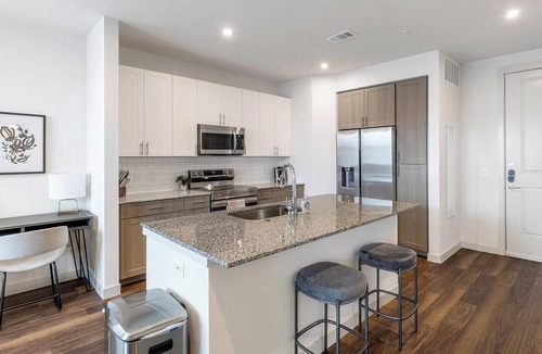 Fate Apartment | Landing | Amazing 1BD, Clubhouse, Pool