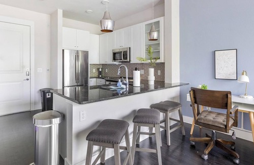 Old East Dallas Apartment | Landing | Amazing 1BD, Gym, Clubhouse
