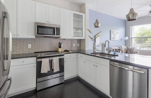 Old East Dallas Apartment | Landing | Amazing 1BD, Gym, Clubhouse