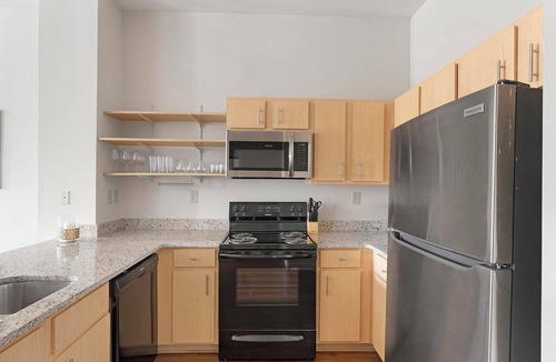 New Pathways Apartment | Landing | Amazing 1BD, Pool, Gym