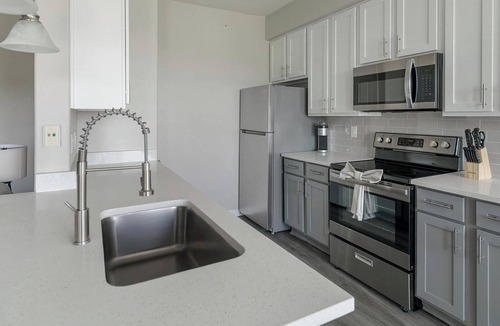 Webster Apartment | Landing | Amazing 1BD, Clubhouse