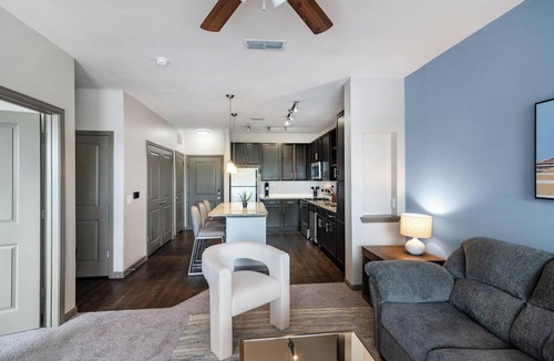 Downtown Little Rock Apartment | Landing | Amazing 1BD, Courtyard, Yoga Studio