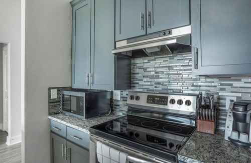 Nassau Bay Apartment | Landing | Amazing 2BD, Clubhouse, Yoga Studio