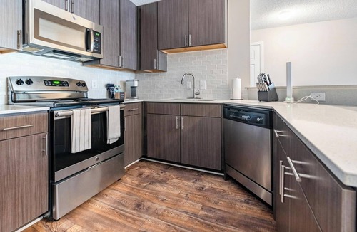 Biloxi Apartment | Landing | Amazing 2BD, Pool, Gym