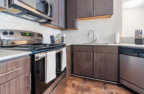 Biloxi Apartment | Landing | Amazing 2BD, Pool, Gym