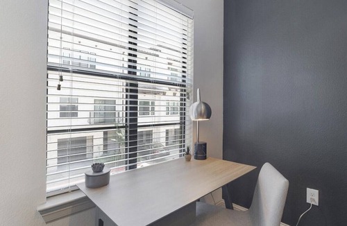 Memorial Apartment | Landing at Domain Memorial - 3 Bedrooms in Memorial