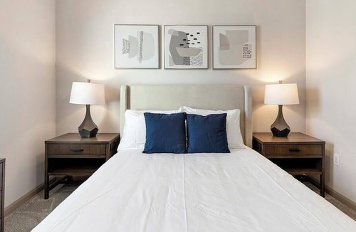 Wetmore Apartment | Landing at The View at Crown Ridge - 2 Bedrooms in Northwest Side