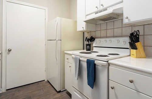 Medical Center District Apartment | Landing | Beautiful 1BD, Clubhouse, Gym