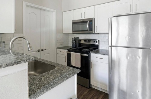 FM 1960 Apartment | Landing | Beautiful 1BD in Copperfield