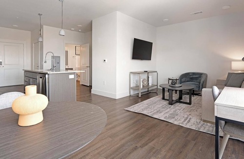 Stone Oak Apartment | Landing | Chic 1BD, Game Room, Gym