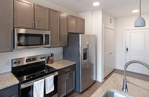 Stone Oak Apartment | Landing | Chic 1BD, Game Room, Gym