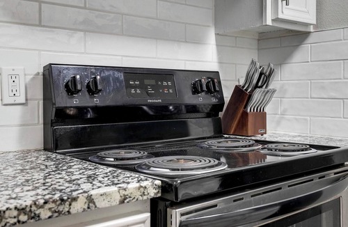 Southside Apartment | Landing | Incredible Studio, Clubhouse, Pool