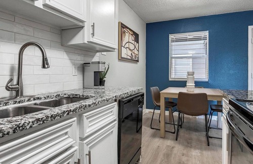 Southside Apartment | Landing | Incredible Studio, Clubhouse, Pool