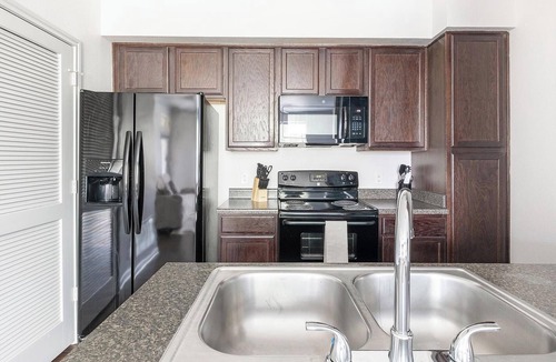 Northeast Houston Apartment | Landing | Modern 1BD, Game Room, Clubhouse