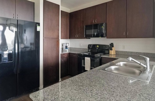 Northeast Houston Apartment | Landing | Modern 1BD, Gym, Game Room
