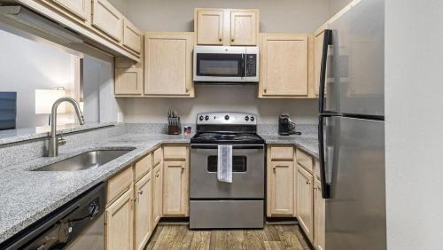 Crestline Heights Apartment | Landing Modern Apartment with Amazing Amenities (ID9997X84)