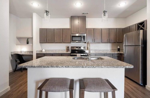 Buda Apartment | Landing Near Historic Downtown Buda