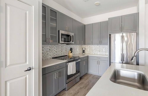 Old East Dallas Apartment | Landing | Spectacular 1BD, Gym, Clubhouse