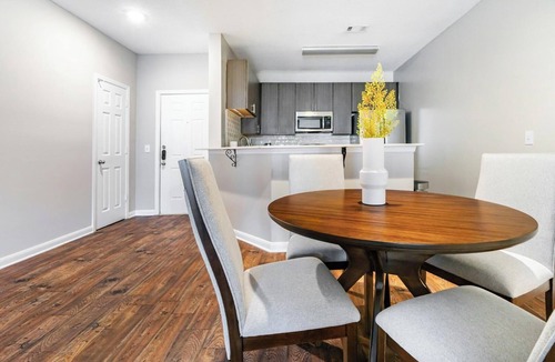 Biloxi Apartment | Landing | Spectacular 2BD, Pool, Gym