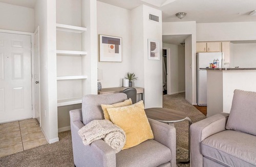 Southbelt/Ellington Apartment | Landing | Spectacular 2BD, Game Room, Clubhouse