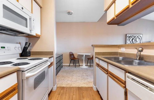 Fort Worth Apartment | Landing | Spectacular 1BD, Rooftop Lounge, Pool